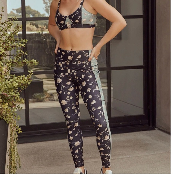 NWT, Saltwater LUXE Golden Hour Floral Active Sports Bra & Legging Set, Small - Picture 1 of 16